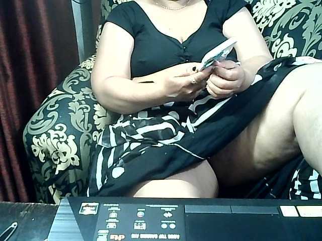Snímky obrazovky vysielania Indianbhabhimilf40