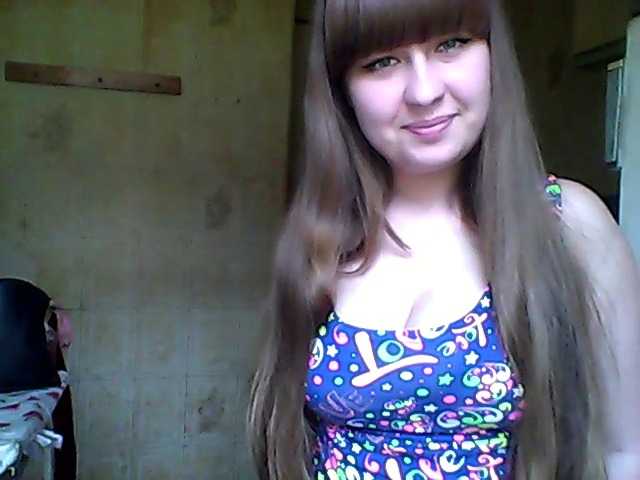 Snímky obrazovky vysielania inessasexy