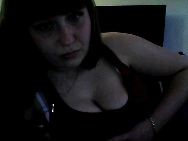 Snímky obrazovky vysielania inessasexy