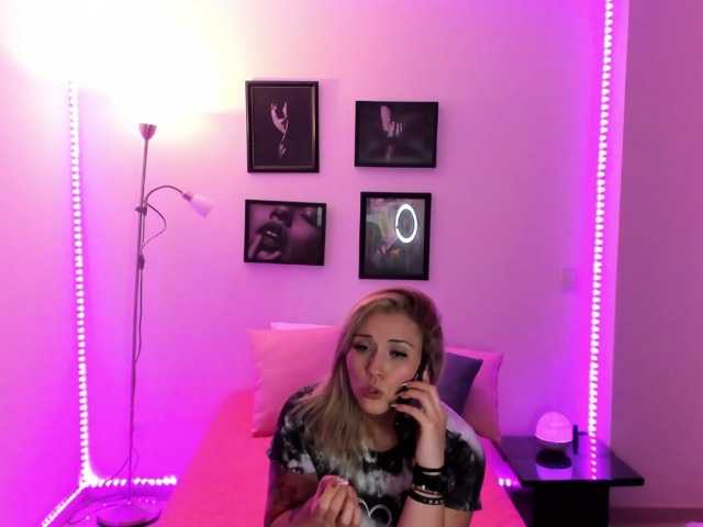 Snímky obrazovky vysielania isabella-mout