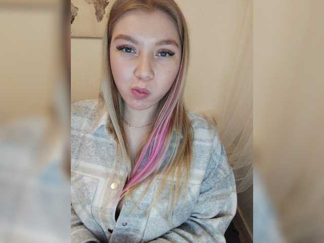Snímky obrazovky vysielania -Isabella-