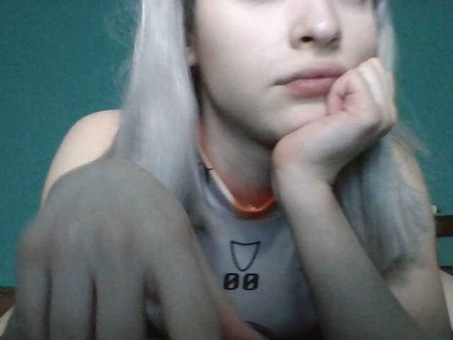 Snímky obrazovky vysielania Ivanka-Chan