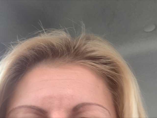 Snímky obrazovky vysielania Izi999