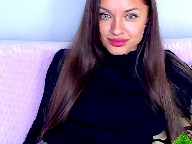 Snímky obrazovky vysielania _JenniferBomb