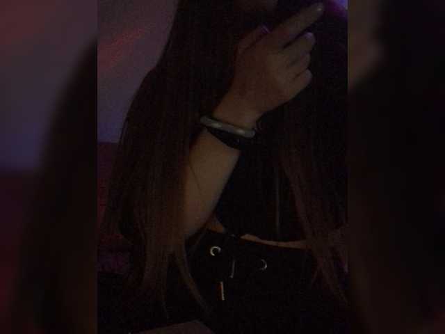 Snímky obrazovky vysielania _JenniferBomb