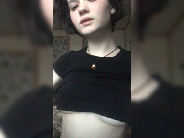 Snímky obrazovky vysielania jennydoll18