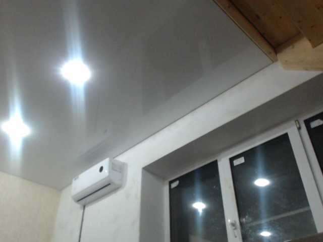 Snímky obrazovky vysielania JessieWhites