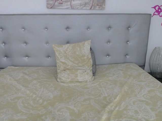 Snímky obrazovky vysielania JoanPolyy