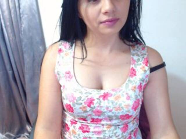 Snímky obrazovky vysielania JolieNicole