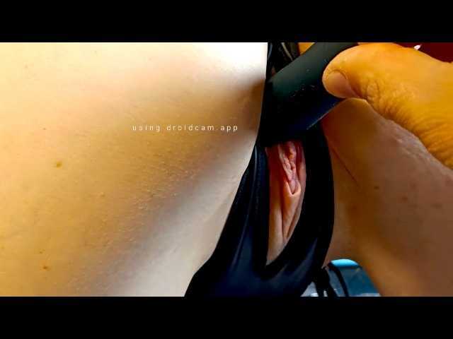 Snímky obrazovky vysielania Josephine-Co