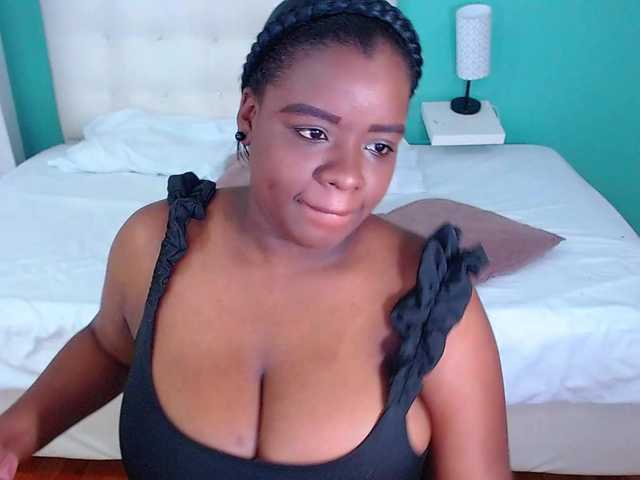 Snímky obrazovky vysielania Juicyy-tits69