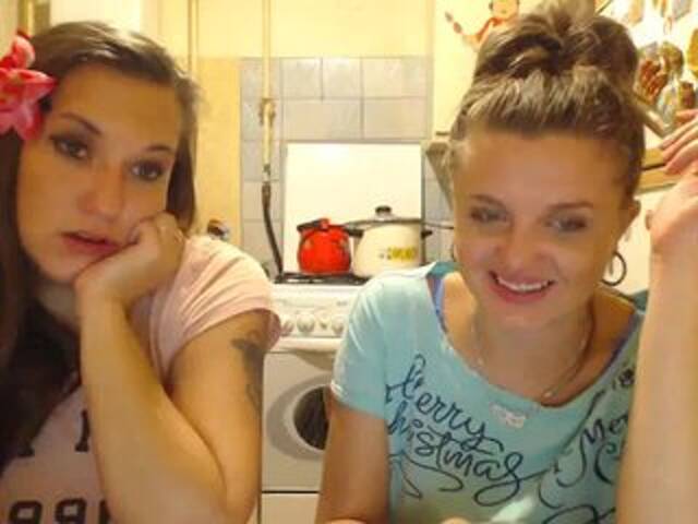 Snímky obrazovky vysielania SEX-THREESOME