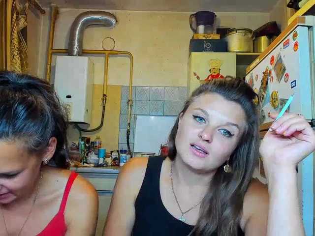 Snímky obrazovky vysielania SEX-THREESOME