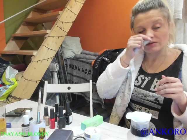 Snímky obrazovky vysielania SEX-THREESOME