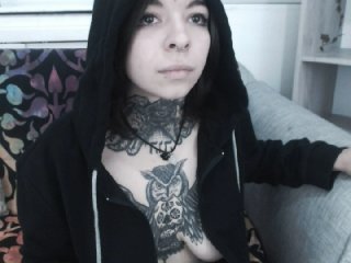 Snímky obrazovky vysielania karoumoonx