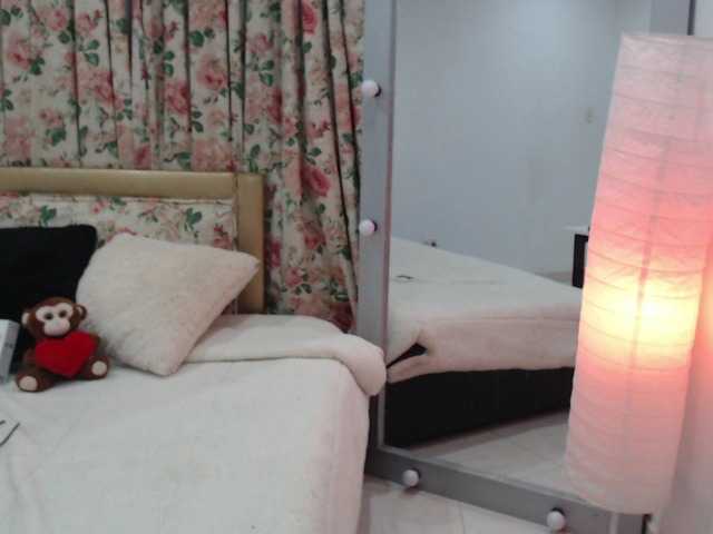 Snímky obrazovky vysielania KattyButt