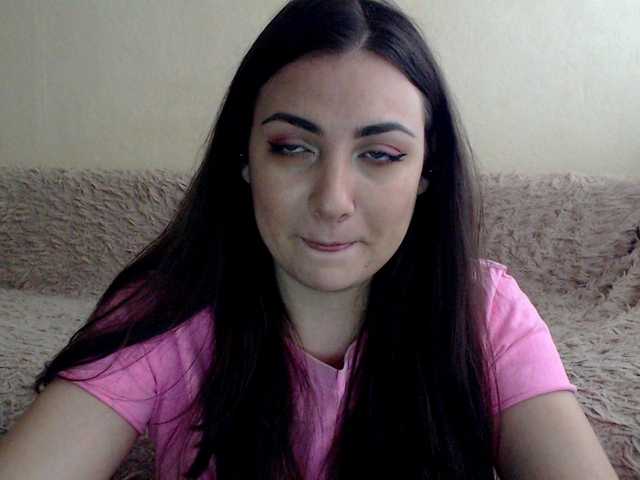 Snímky obrazovky vysielania KattyCandy