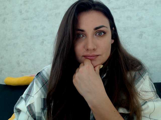 Snímky obrazovky vysielania KattyCandy
