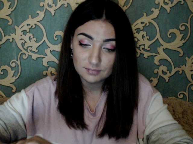 Snímky obrazovky vysielania KattyCandy