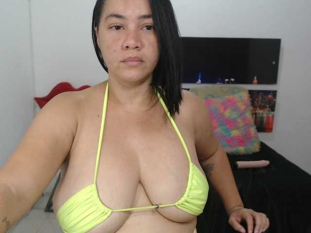 Fotografie kattyCurtys BEST BOOBS ONLINE!- BOOBJOB at 300 tips- RIDE at Goal // SHARE CAM IS ON!- PVT IS ON!