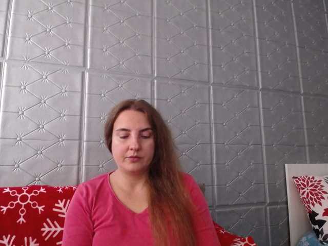 Snímky obrazovky vysielania KATYDIAZ