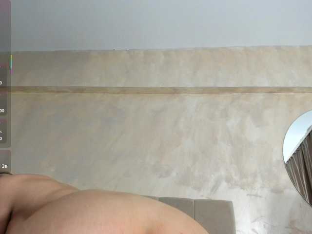 Snímky obrazovky vysielania KaylaBenz