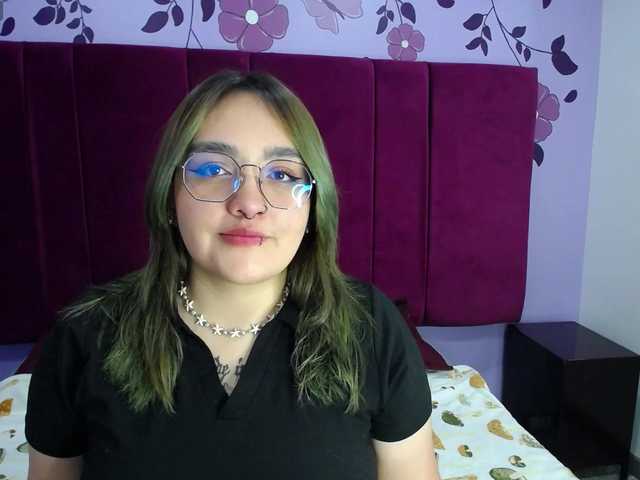 Snímky obrazovky vysielania kayleMalkova