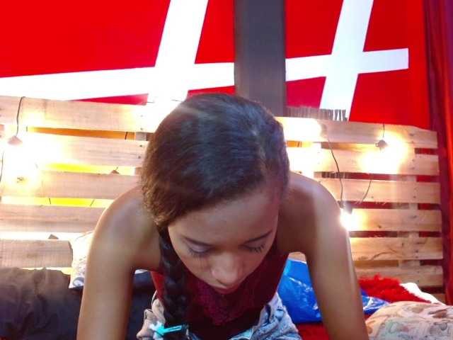 Snímky obrazovky vysielania kellythomson