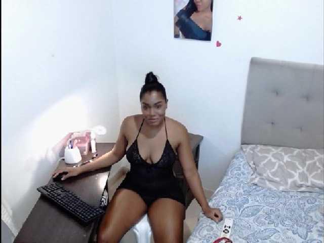 Snímky obrazovky vysielania KeylaSmith