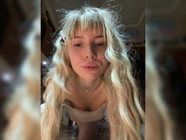 Snímky obrazovky vysielania KiKas__so