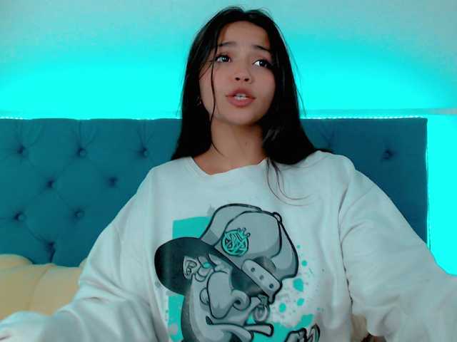 Snímky obrazovky vysielania KimDevinne