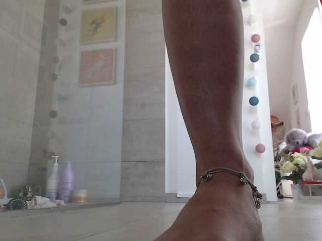 Snímky obrazovky vysielania KinkyMoni