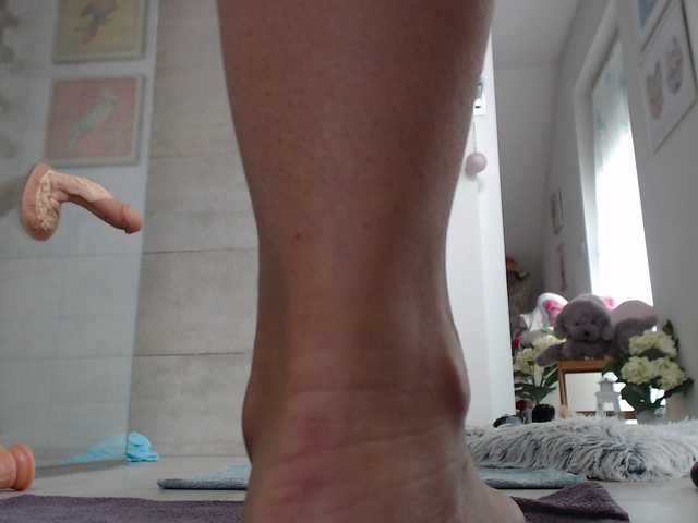 Snímky obrazovky vysielania KinkyMoni