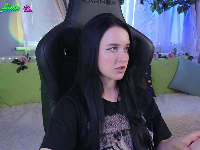 Snímky obrazovky vysielania Kira_Li_Lime