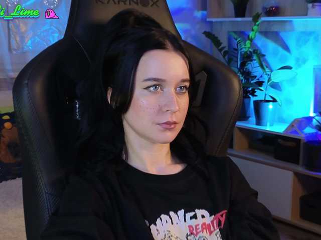 Snímky obrazovky vysielania Kira_Li_Lime