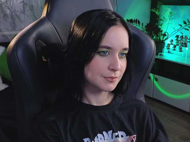 Snímky obrazovky vysielania Kira_Li_Lime
