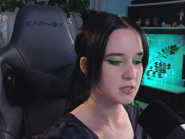 Snímky obrazovky vysielania Kira_Li_Lime