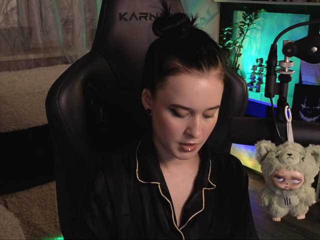 Snímky obrazovky vysielania Kira_Li_Lime