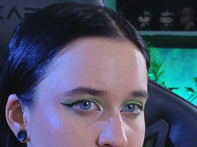 Snímky obrazovky vysielania Kira_Li_Lime