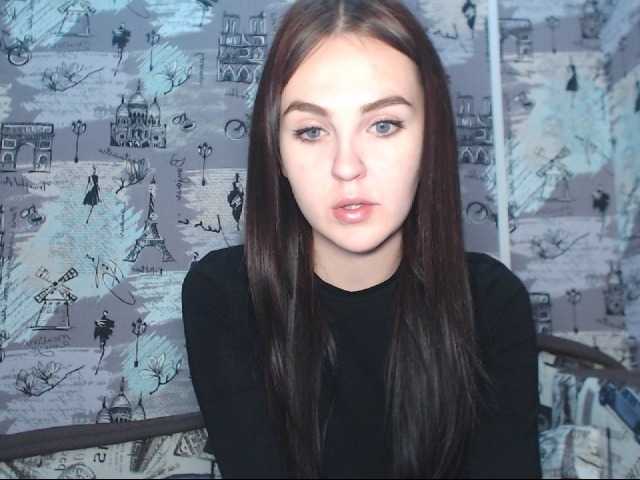 Snímky obrazovky vysielania KiraLunary