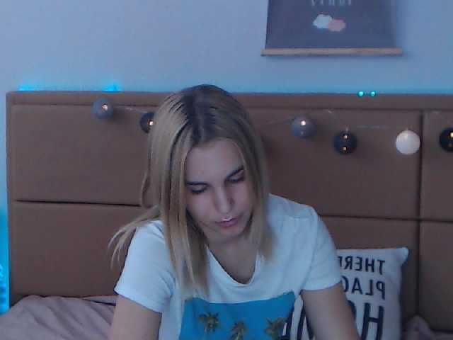 Snímky obrazovky vysielania KiraMoriss