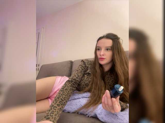 Fotografie Kriss-me hello, my name Kristina . I only go to full private. send 50 tkn before private(squirt, dildo only in private). @remain befor show naked!