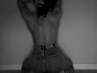 Erotický videohovor L-o-l-ita