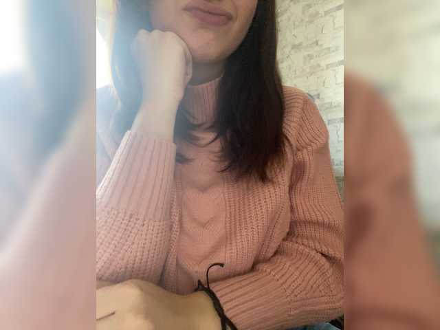 Snímky obrazovky vysielania LollaDolly