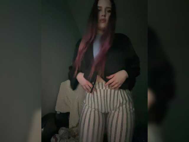 Snímky obrazovky vysielania LollaDolly