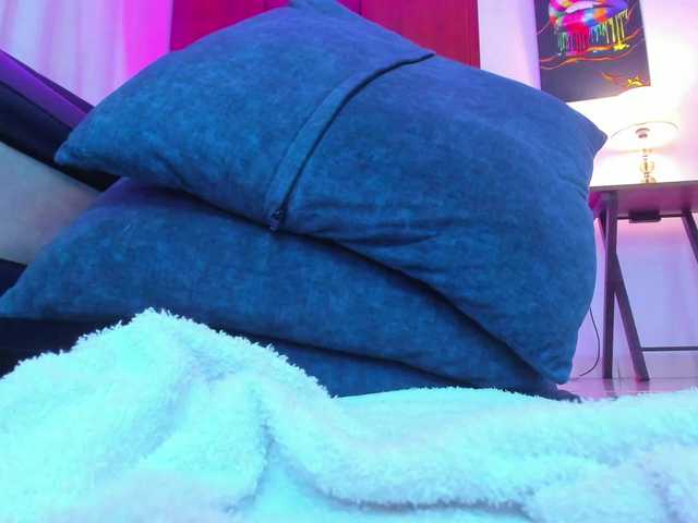 Snímky obrazovky vysielania Laaura-Velez