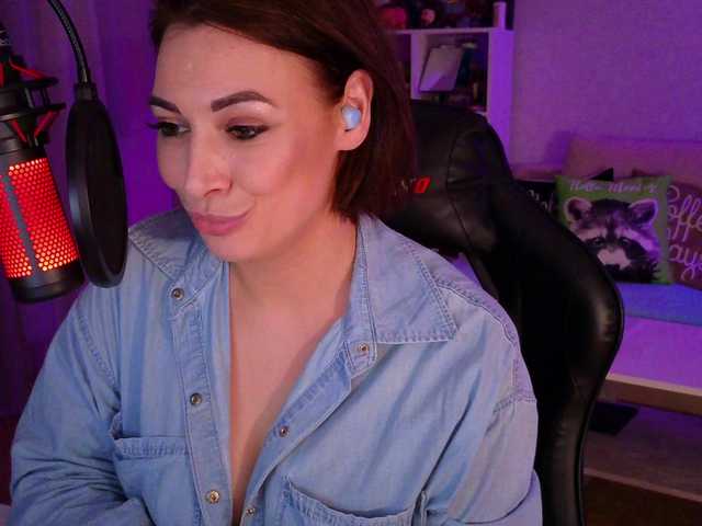 Snímky obrazovky vysielania LadyLLS