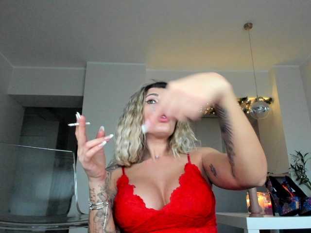 Snímky obrazovky vysielania LaranyaHot