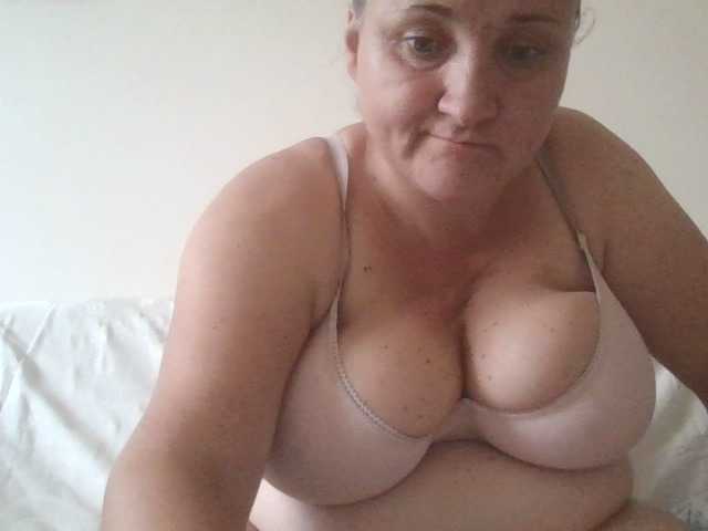 Fotografie LaraXXX33 Today my bigg boobs are just 10 tok -if u want see more i have menu