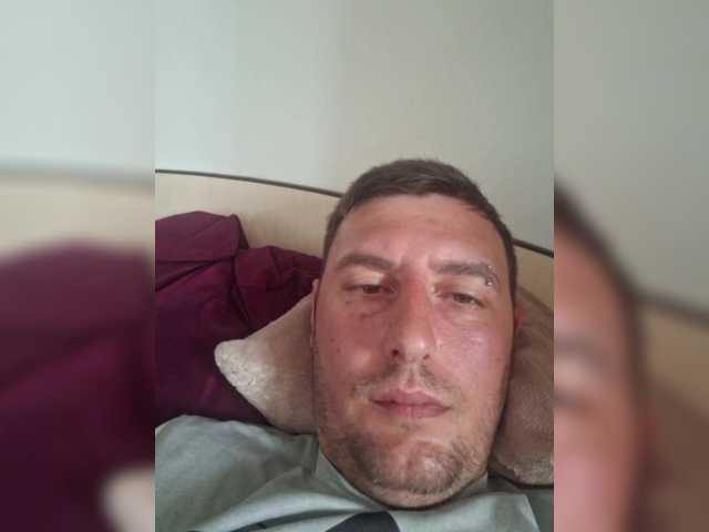 Snímky obrazovky vysielania Layla-janes